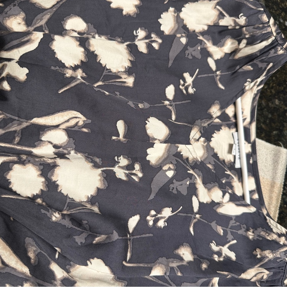 Evereve Black and Cream Floral Blouse - Picture 5 of 9
